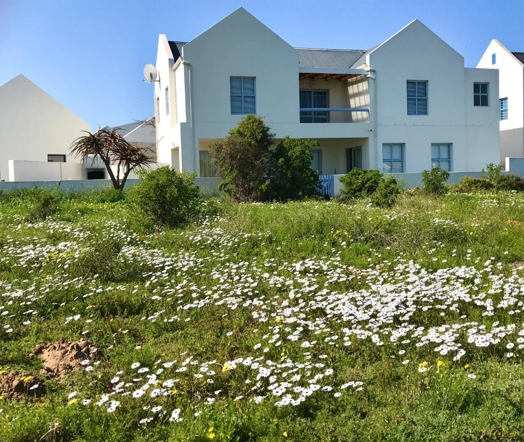 Perfect 10 - 10 To 13 Sleeper Luxury Breakage Deposit Of R2500 Per Weekend Lease