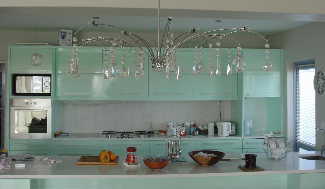 Holiday home Perfect 10 - 10 To 13 Sleeper Luxury Breakage Deposit Of R2500 Per Weekend Lease