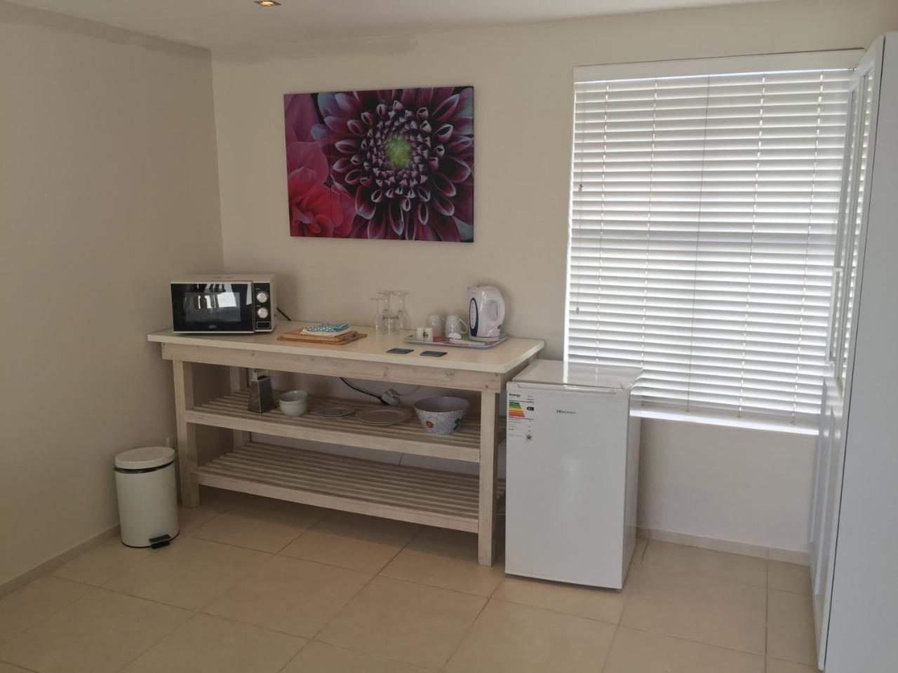 Holiday home Perfect 10 - 10 To 13 Sleeper Luxury Breakage Deposit Of R2500 Per Weekend Lease Langebaan