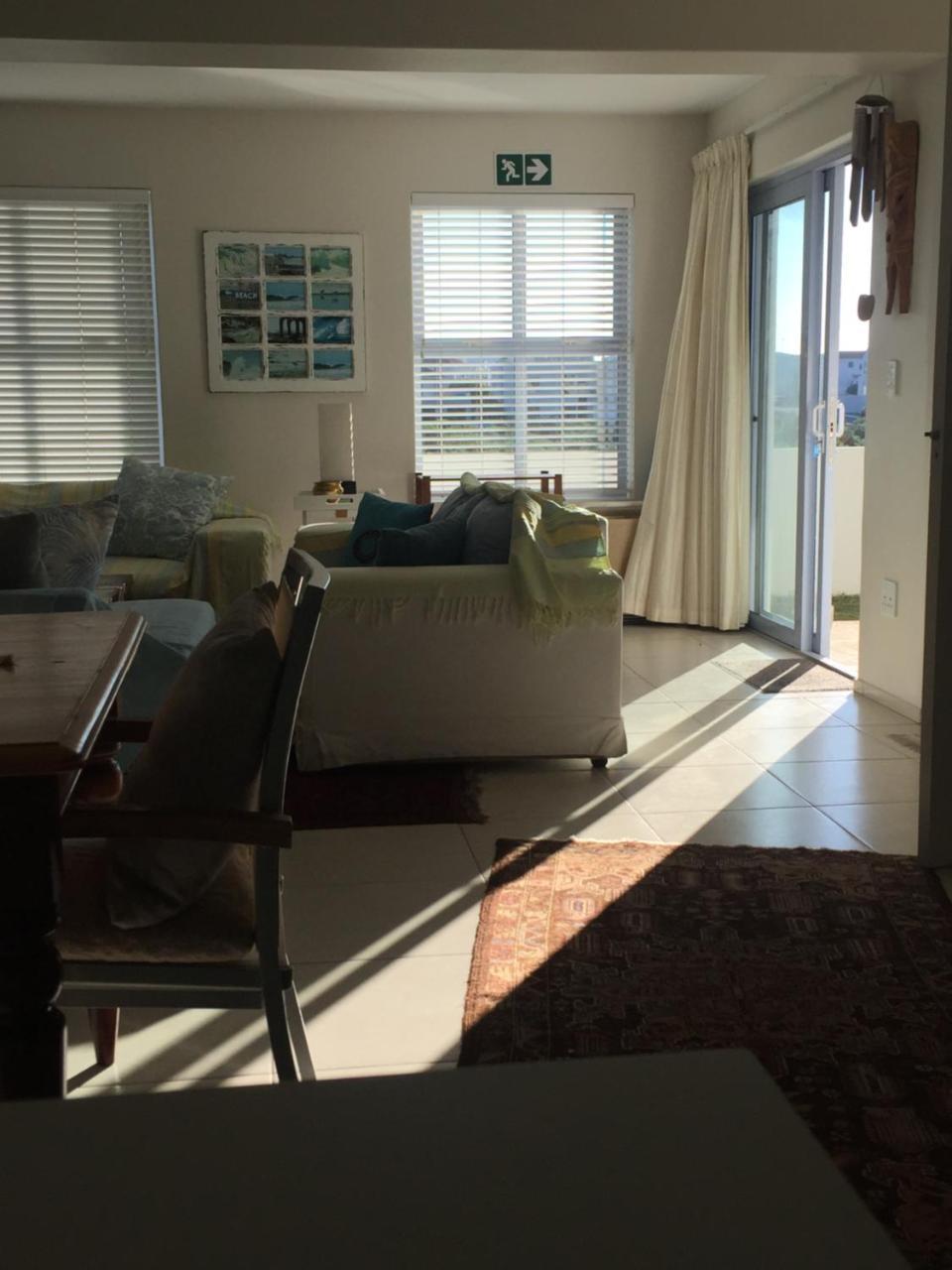 Holiday home Perfect 10 - 10 To 13 Sleeper Luxury Breakage Deposit Of R2500 Per Weekend Lease Langebaan