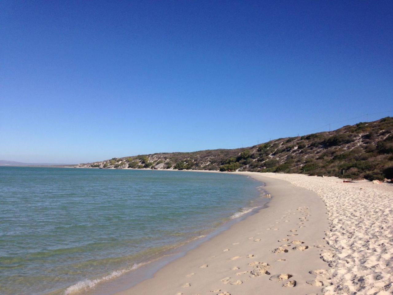 Perfect 10 - 10 To 13 Sleeper Luxury Breakage Deposit Of R2500 Per Weekend Lease Holiday home *