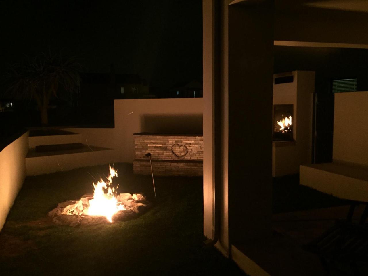 Perfect 10 - 10 To 13 Sleeper Luxury Breakage Deposit Of R2500 Per Weekend Lease