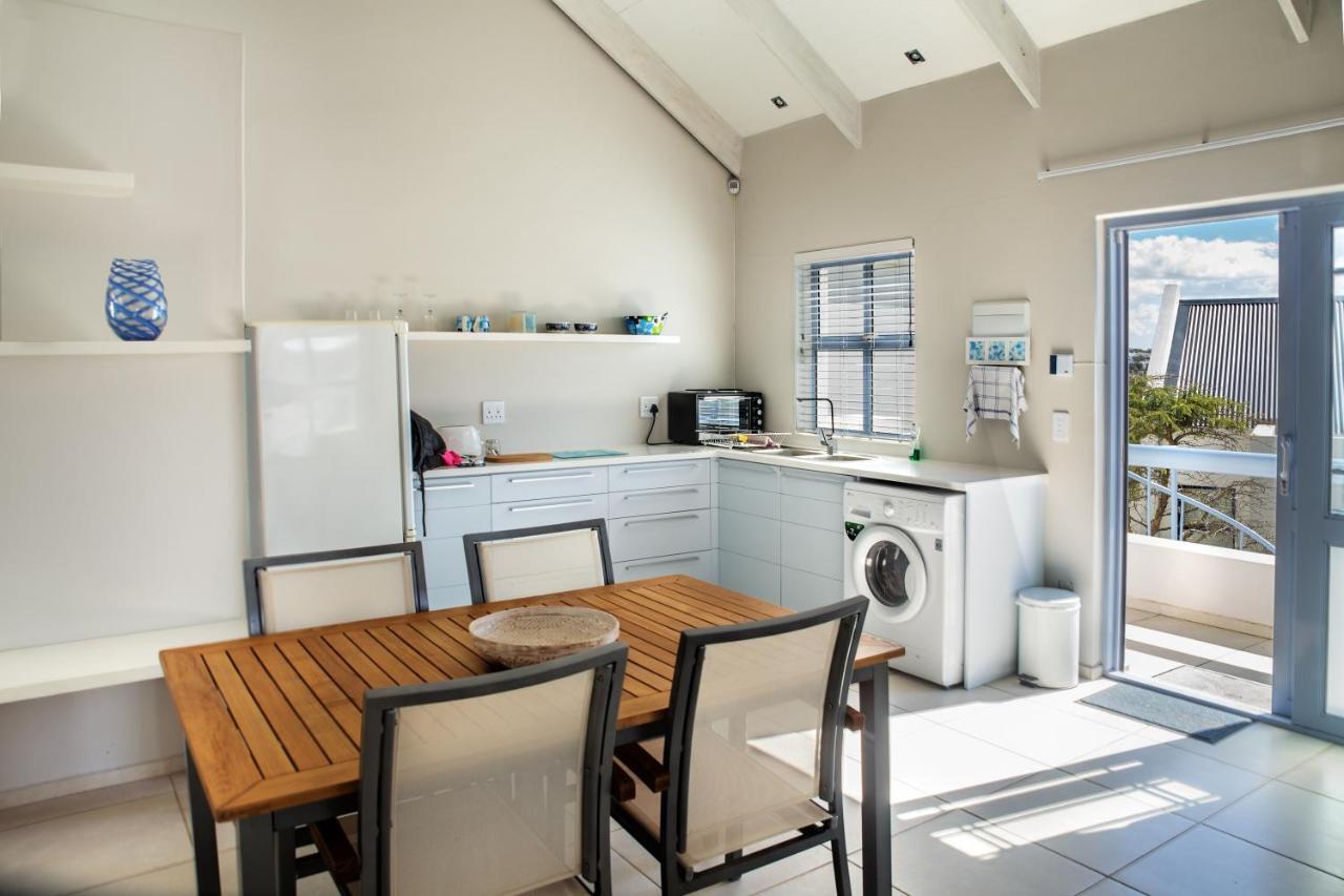 Perfect 10 - 10 To 13 Sleeper Luxury Breakage Deposit Of R2500 Per Weekend Lease *